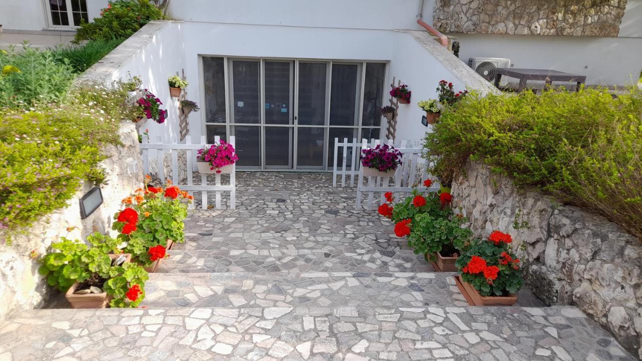 La Macchia Acomodação com café da manhã Melendugno Exterior foto
