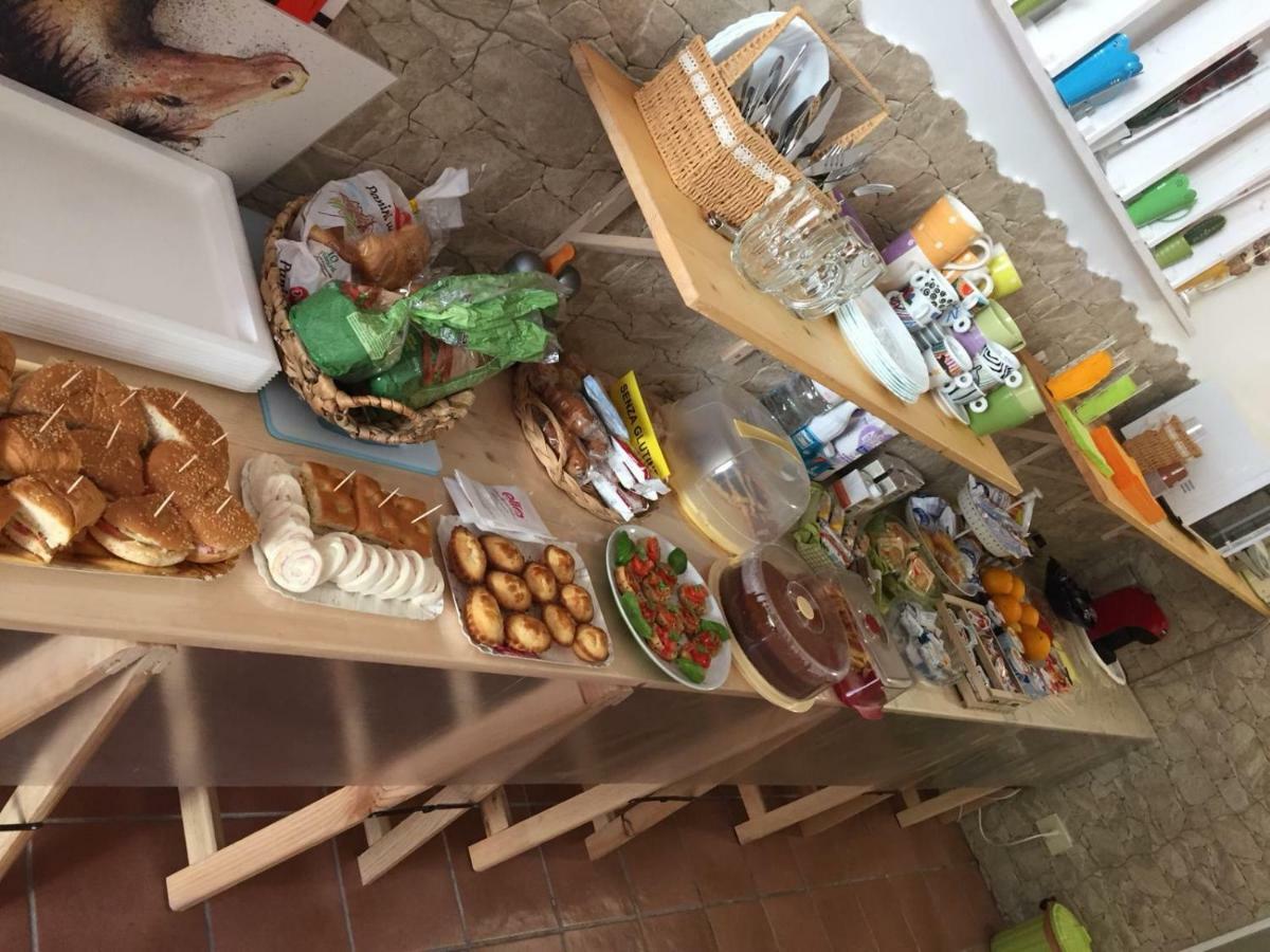 La Macchia Acomodação com café da manhã Melendugno Exterior foto