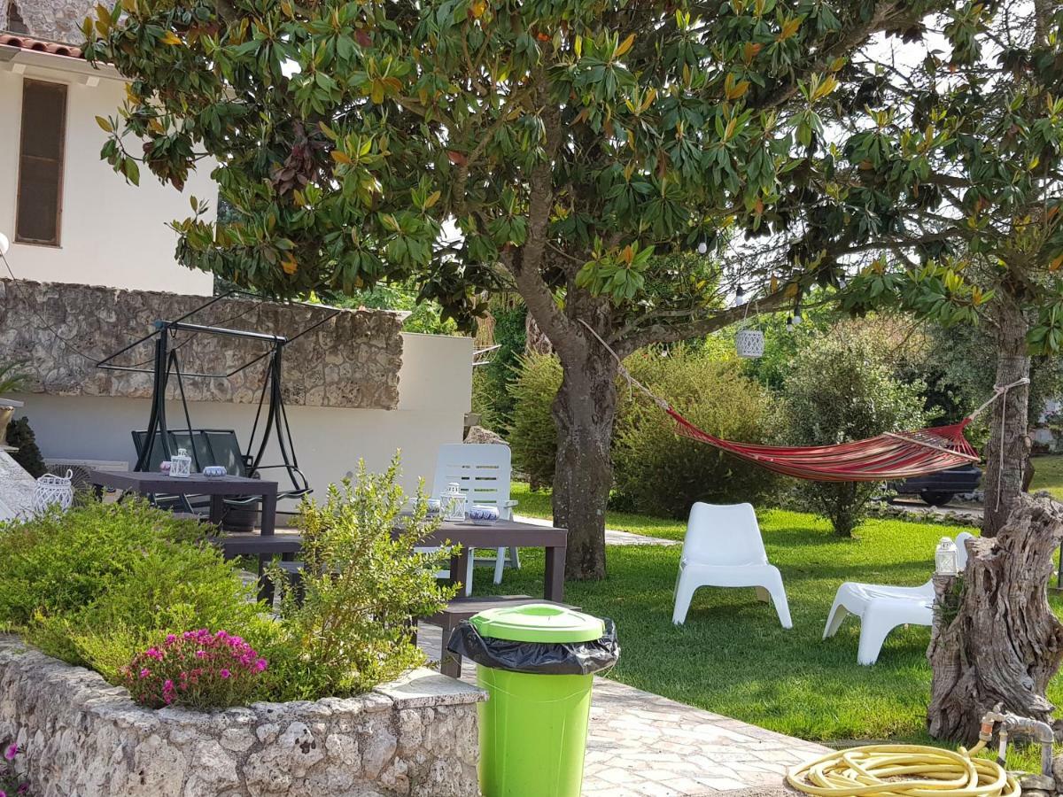 La Macchia Acomodação com café da manhã Melendugno Exterior foto
