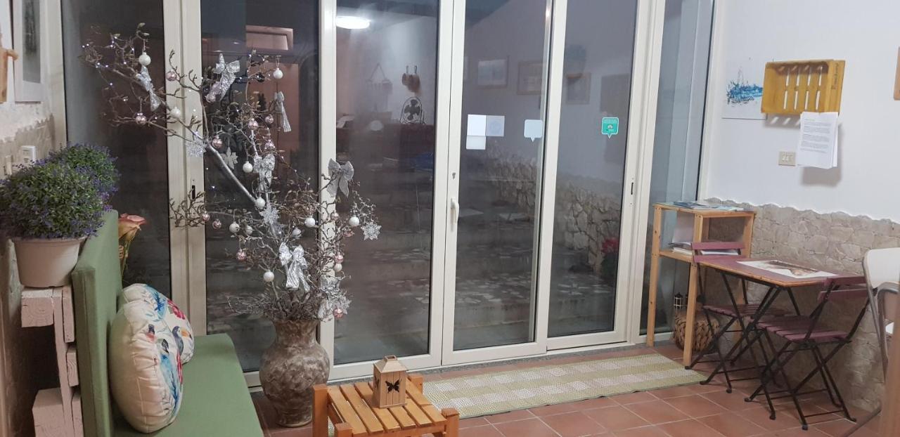 La Macchia Acomodação com café da manhã Melendugno Exterior foto